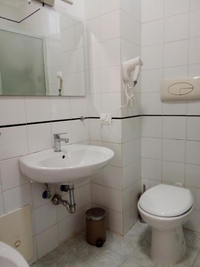 Appartement Al Crocifisso...Da Nonna Pia à Salernes Extérieur photo